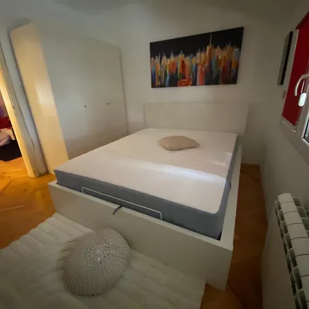 Stan U Lepom I Mrnom Delu Beograda Apartment Bukorovac